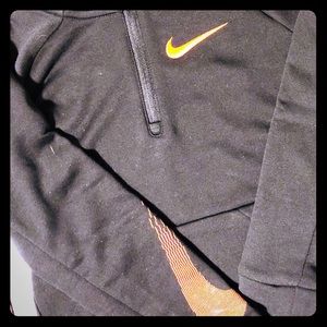 Fall is Coming 🍁! NWT Nike Therma Dri-Fit, 4T